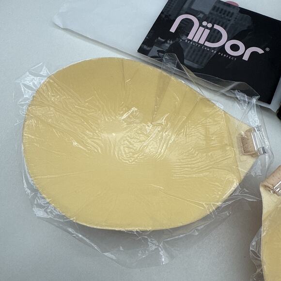 Niidor Adhesive Bra Strapless Sticky Invisible Push up Silicone Bra for Backless - Picture 9 of 16